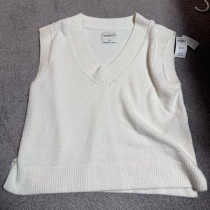 ABERCROMBIE SWEATER VEST